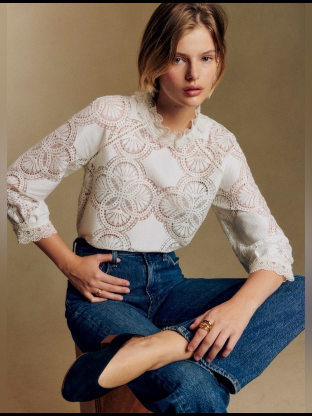 Women's Sezáne White Lace Bianca Blouse - Elegant Scallop Neck